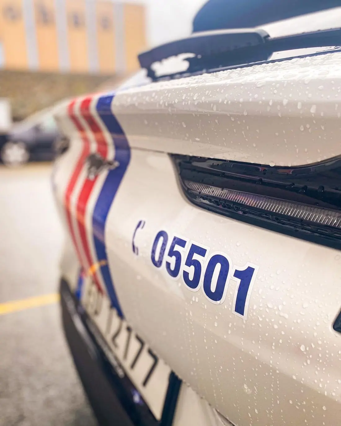 Taxi 1-bil med telefonnummer 05501